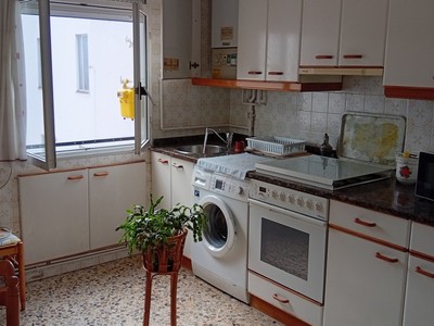 Piso en venta en Vitoria-gasteiz, Coronacion, con 3 dormitorios, baño y trastero