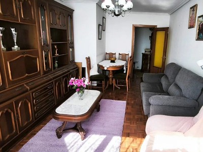 Piso en venta en Vitoria-gasteiz, Lakua Arriaga, con 3 dormitorios, baño, aseo, trastero, balcón y terraza