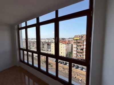 Piso en venta en Vitoria-gasteiz, Centro, con 3 dormitorios, baño y terraza