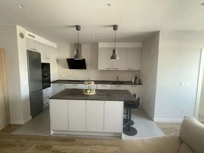 Piso en venta en Vitoria-gasteiz, Centro, con 2 dormitorios, baño y terraza