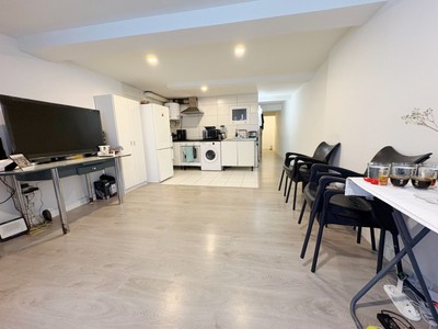 Piso en venta en Vitoria, Coronación - El Pilar - Casco Viejo, con 3 dormitorios, baño y terraza