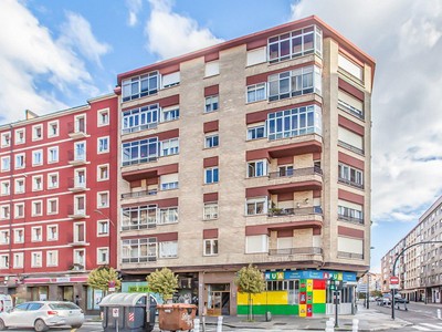 Local en venta en Vitoria, Arana - Aranbizkarra - Sta. Lucía, con 2 aseos