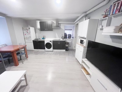 Piso en venta en Vitoria, Coronación - El Pilar - Casco Viejo, con 2 dormitorios y baño
