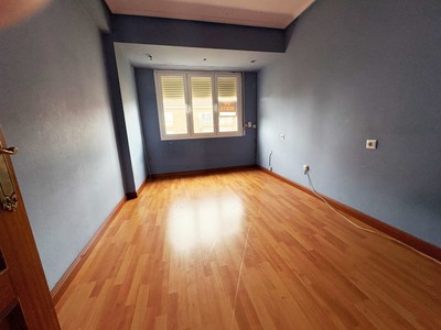 Piso en venta en Vitoria, Adurza - San Cristobal - Aretxabaleta, con 3 dormitorios, baño y 2 terrazas