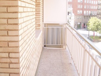 Piso en venta en Vitoria, Coronación, con 3 dormitorios, baño, aseo, trastero y terraza