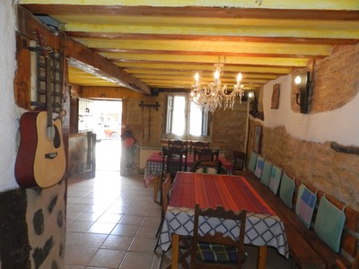 Casa en venta en Haro, Abalos, con 3 dormitorios, 2 aseos y trastero