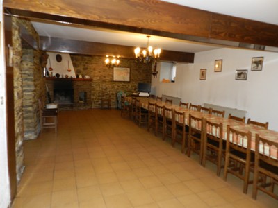 Casa en venta en Gamarra Mayor, con 5 dormitorios, 2 baños, 2 aseos, trastero y terreno