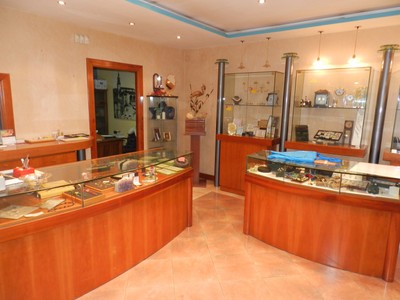 Locales en venta en Vitoria, Centro-landazuri, con baño
