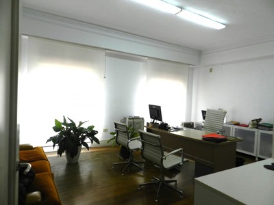 Oficina en alquiler en Vitoria, con baño y aseo