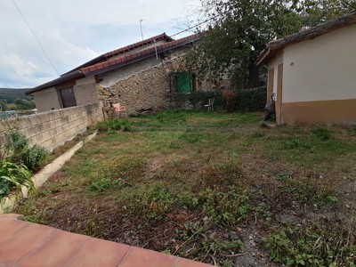 Casa en venta en Vitoria, Aberasturi, con 4 dormitorios, baño, trastero y terreno