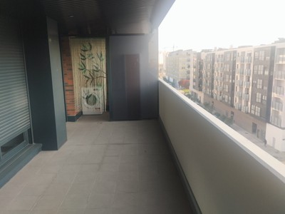 Piso en venta en Vitoria, Salburua, con 3 dormitorios, 2 baños, plaza de garaje, trastero y terraza