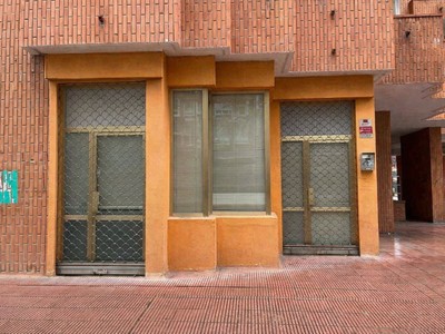 Locales en venta en Vitoria, San Martin - Pintores, con baño
