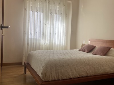 Piso en venta en Vitoria, Ensanche, con 2 dormitorios, baño, trastero y terraza