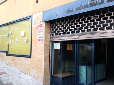 Locales en venta en Burela, con aseo