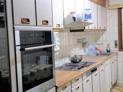 Piso en venta en San Ciprián, con 5 dormitorios, 2 baños, 2 plazas de garaje y trastero
