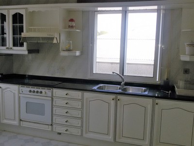 Ático en venta en Burela, con 4 dormitorios, 2 baños, plaza de garaje, trastero y terraza