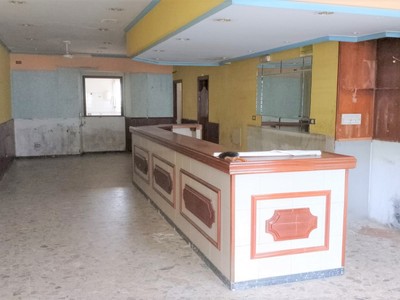 Locales en alquiler en Ferreira Do Valadouro, con 2 baños