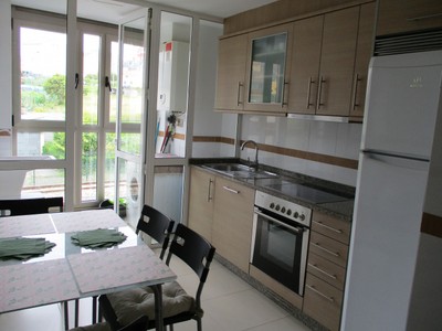 Piso en venta en Burela, con 3 dormitorios, 2 baños, plaza de garaje y trastero