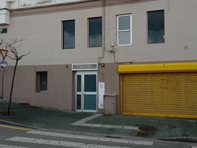 Locales en venta en Burela, con baño