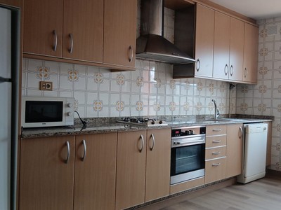 Piso en alquiler en Burela, con 3 dormitorios y baño