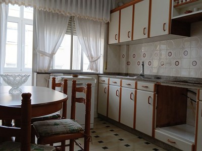 Piso en venta en Burela, con 3 dormitorios, baño y trastero