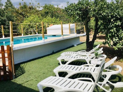 Finca rústica en venta en Estepona, Zona El Velerin, con 2 dormitorios, baño y terreno