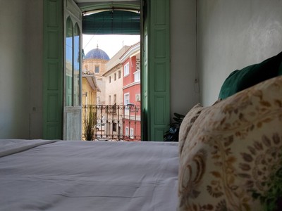 Casa en venta en Aspe, Centro, con 8 dormitorios, 2 baños, 2 plazas de garaje, trastero, 6 balcones y terraza