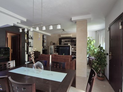 Bungalow en venta en Campello, La Font, con 5 dormitorios, 3 baños, plaza de garaje, trastero, balcón y 3 terrazas