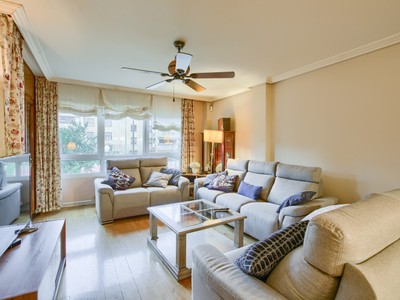 Piso en venta en Las Rozas, con 4 dormitorios, 2 baños, plaza de garaje, trastero y terraza