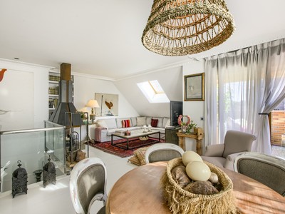 Ático duplex en venta en Majadahonda, con 4 dormitorios, 3 baños, aseo, 2 plazas de garaje y trastero