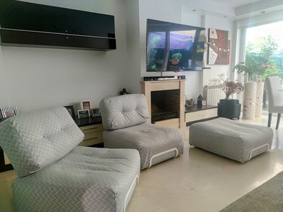 Chalet en venta en Las Rozas, con 4 dormitorios, 3 baños, plaza de garaje, trastero, balcón y terraza