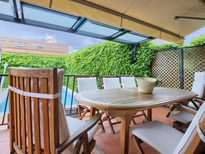 Chalet en venta en Majadahonda, Carretera El Plantío, con 7 dormitorios, 4 baños, plaza de garaje y terraza