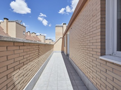 Estudio en venta en Madrid, Butarque, con baño, trastero y 9 terrazas