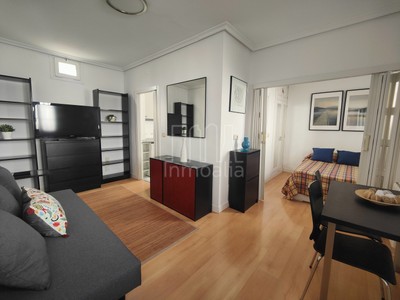 Apartamento en alquiler en Madrid, Arapiles, con 1 dormitorio y baño