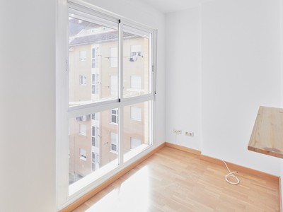 Estudio en alquiler en Madrid, Butarque, con baño y trastero