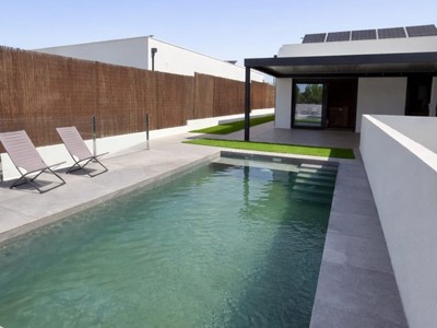 Chalet en venta en Cerceda, con 3 dormitorios, 4 baños, 2 plazas de garaje y terreno