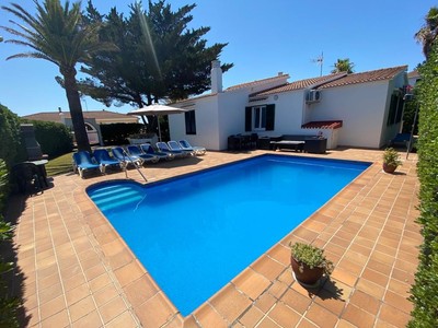 Chalet en venta en Ciudadela, Calan Bosch, con 4 dormitorios, 3 baños, plaza de garaje, trastero, terraza y terreno