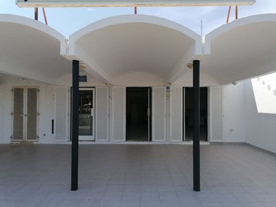 Locales en venta en Ciudadela, Calan Bosch, con baño y 2 aseos