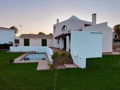 Chalet en venta en Ciudadela, Sa Caleta, con 4 dormitorios, 2 baños, plaza de garaje, trastero, 2 terrazas y terreno