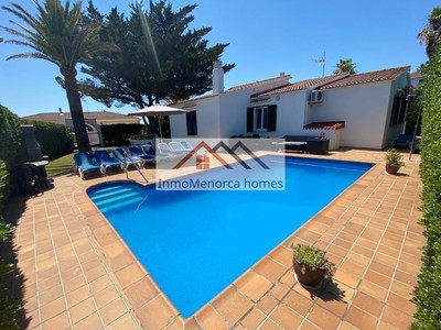 Chalet en alquiler en Ciudadela, Calan Bosch, con 4 dormitorios, 3 baños, plaza de garaje, 2 terrazas y terreno