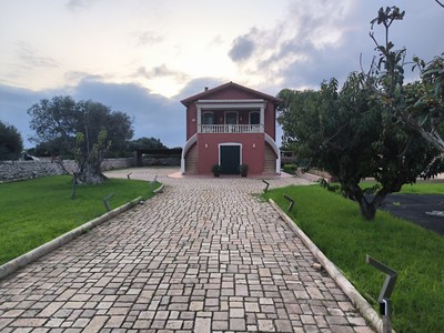 Chalet en venta en Ciudadela, Santandria, con 4 dormitorios, 3 baños, plaza de garaje, terraza y terreno