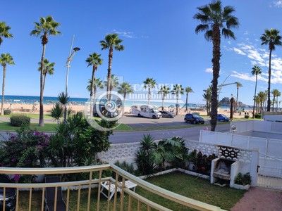 Adosado en venta en Peñíscola, con 6 dormitorios, 4 baños, 4 plazas de garaje y 2 terrazas