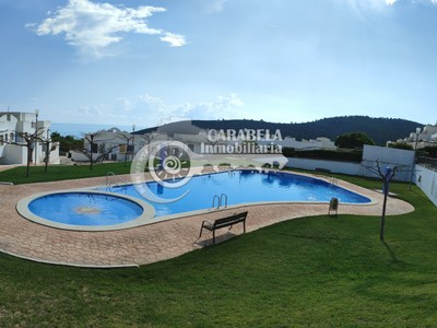 Piso en venta en Peñíscola, con 2 dormitorios, baño, terraza y terreno