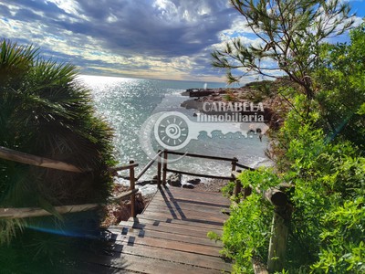 Piso en venta en Peñíscola, con 2 dormitorios, baño, plaza de garaje y terraza