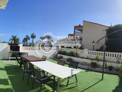 Piso en venta en Peñíscola, con 3 dormitorios, baño, plaza de garaje y terraza