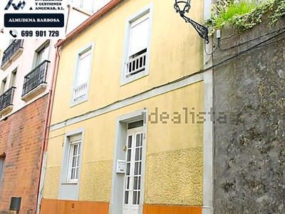 Casa en venta en A Guarda, Centro, con 3 dormitorios, baño, trastero y terraza
