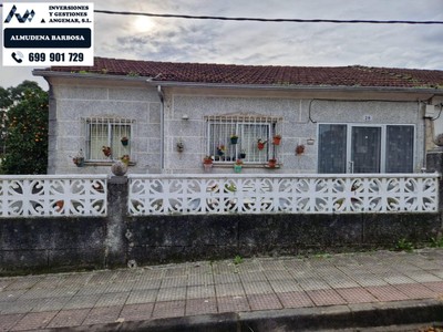 Casa en venta en Tomiño, Centro, con 3 dormitorios, baño, trastero, balcón y terreno