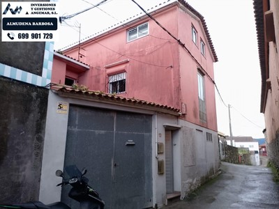 Casa en venta en A Guarda, Salcidos, con 2 dormitorios, baño, trastero y terreno