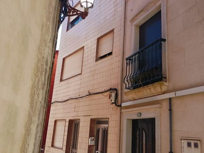 Casa en venta en A Guarda, Puerto, con 7 dormitorios, 2 baños, trastero y balcón