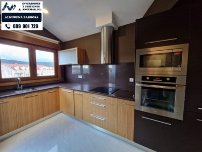 Ático en venta en Tomiño, Goian, con 2 dormitorios, baño, plaza de garaje, trastero y terraza